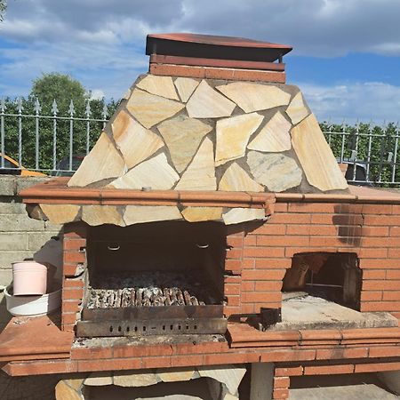 Apartment Roma Tor Vergata Con Giardino מראה חיצוני תמונה